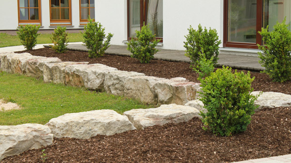 Gartenbau Natursteinmauer