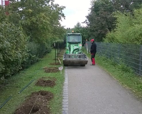 Montage Maschendrahtzaun - © M+D Garten- und Landschaftsbau GmbH