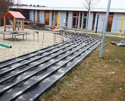 Neuer Spielplatz und Spielsand - © M+D Garten- und Landschaftsbau GmbH