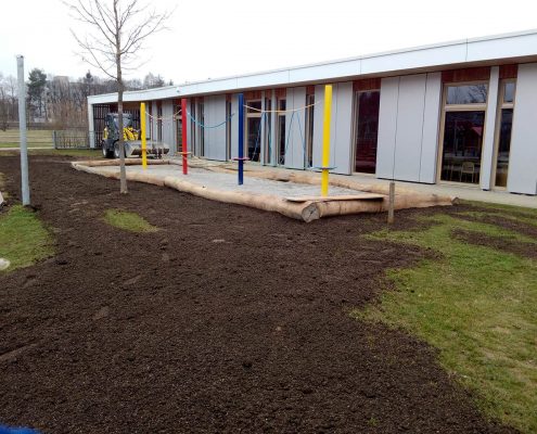 Neuer Spielplatz und Spielsand - © M+D Garten- und Landschaftsbau GmbH