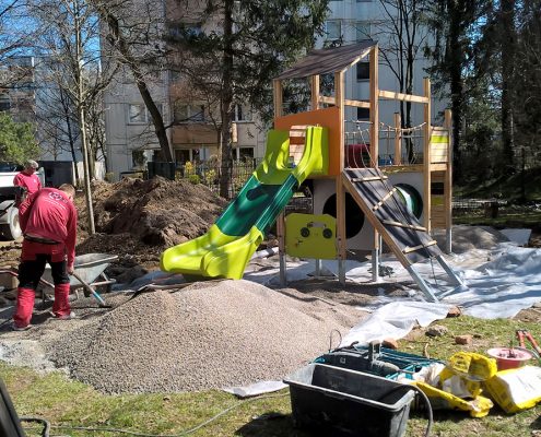 Aufbau Montage Spielgerät in München-Neuperlach - © M+D Garten- und Landschaftsbau GmbH