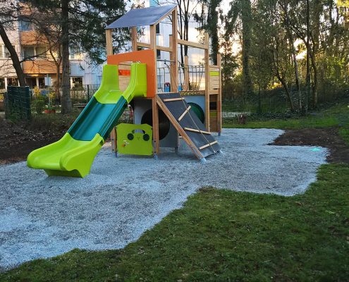 Aufbau Montage Spielgerät in München-Neuperlach - © M+D Garten- und Landschaftsbau GmbH