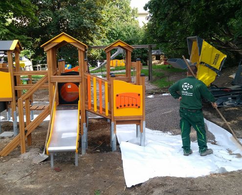 Neuer Spielplatz in München-Moosach - © M+D Garten- und Landchaftsbau GmbH